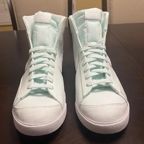 New Nike Blazer Mid 77 Barely Green Sneaker Shoes Size 10.5 - Picture 5 of 12